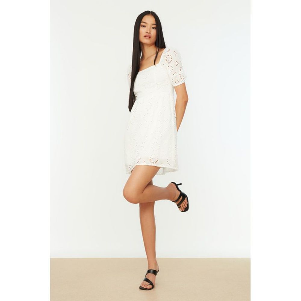 NWT Trendyol Women Regular fit Woven Dress